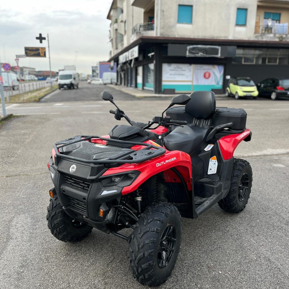 Can-Am Outlander Max 700