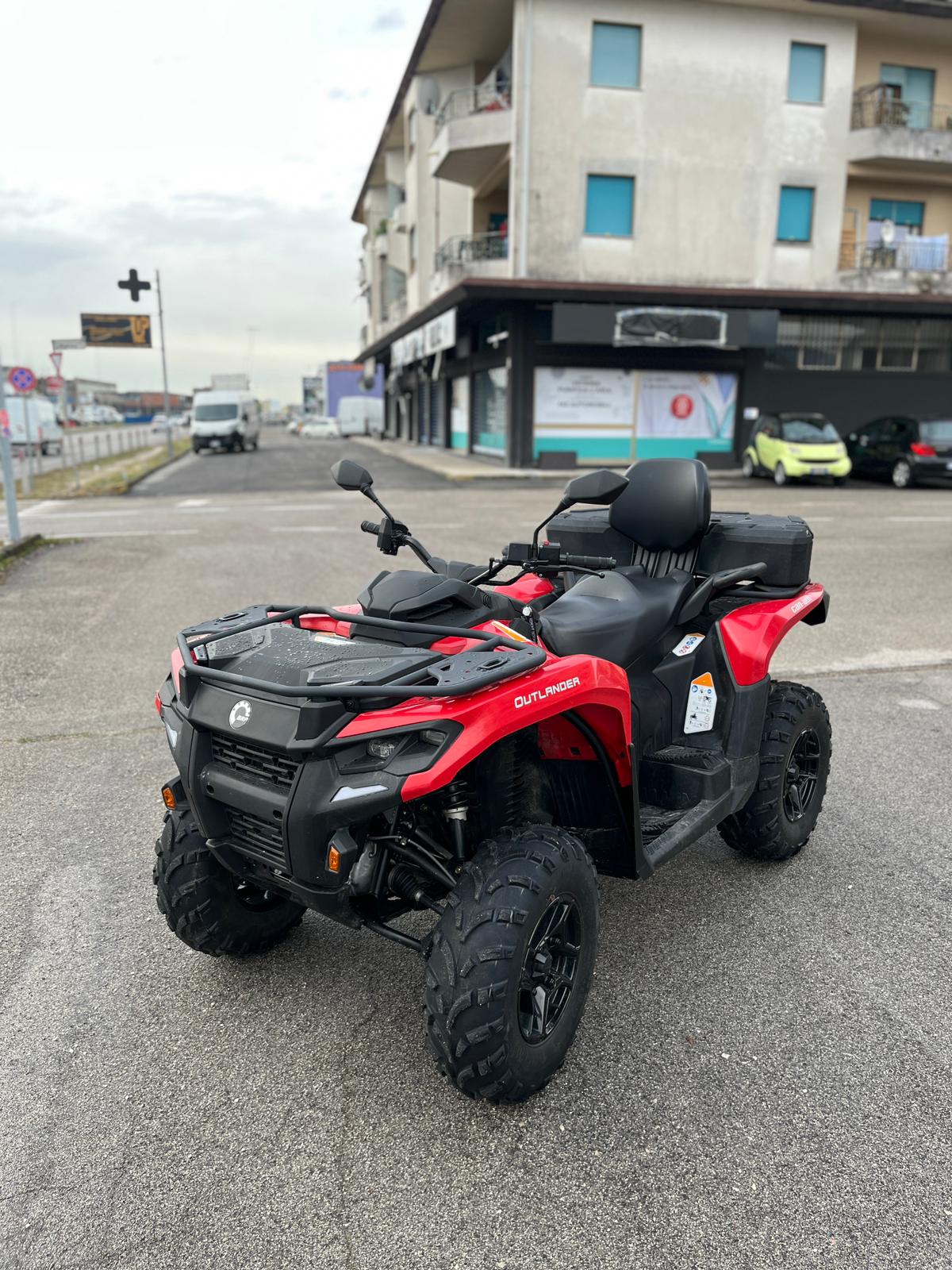 Can-Am Outlander Max 700
