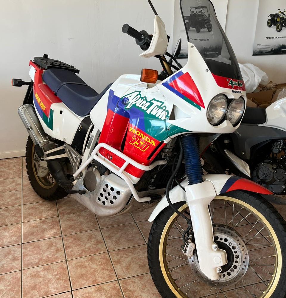 HONDA AFRICA TWIN 750 RD04